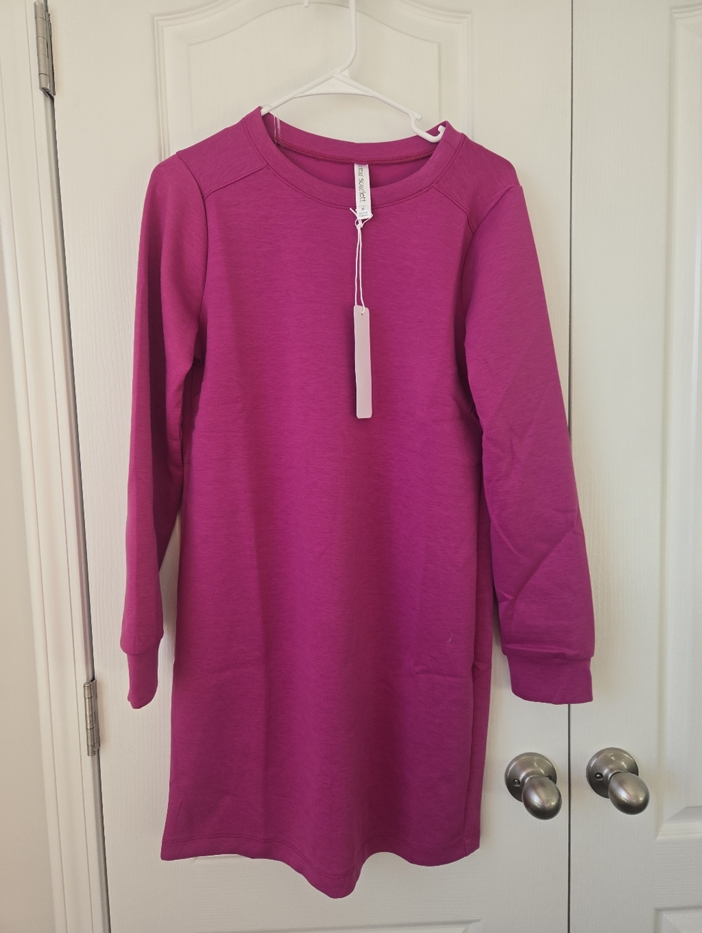 Dear Scarlett Magenta Long Sleeve Travel Dress Size Medium NWT